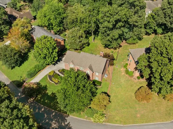 724 Summit Lake Ct, Knoxville, TN 37922