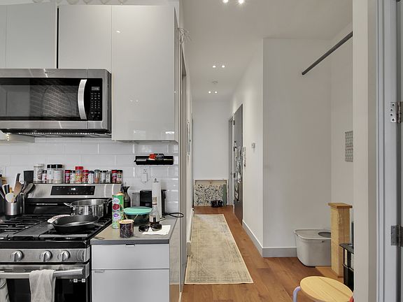 4th image of 1308 Pacific St Floor 4
