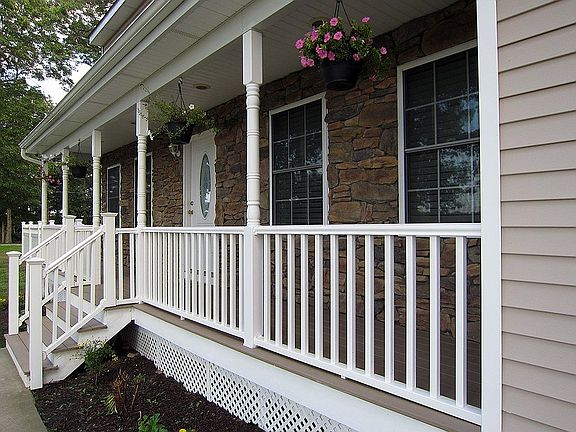 3rd image of 142 Dawn Dr