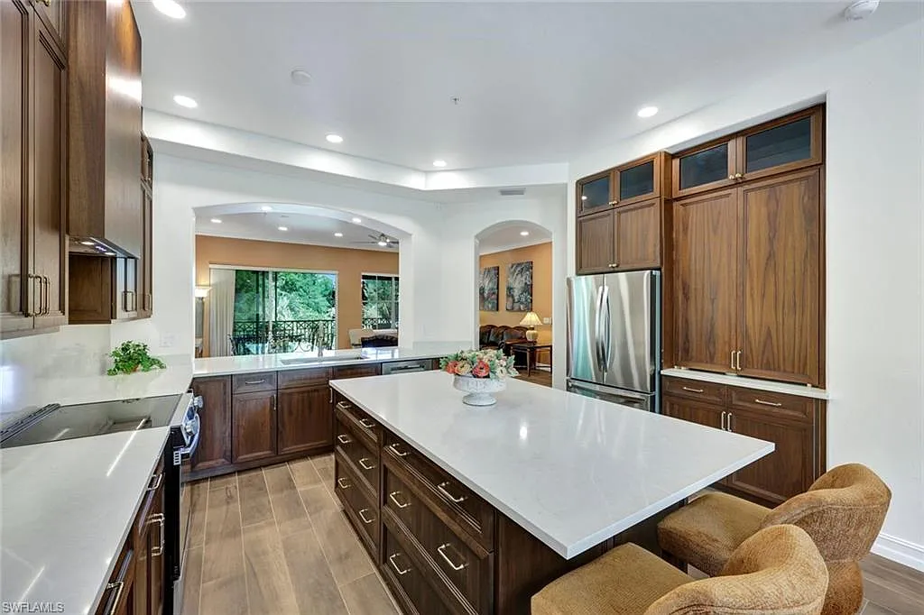 3 bed, 2.0 bath, 2340 sqft, $14,000 — Photo 2