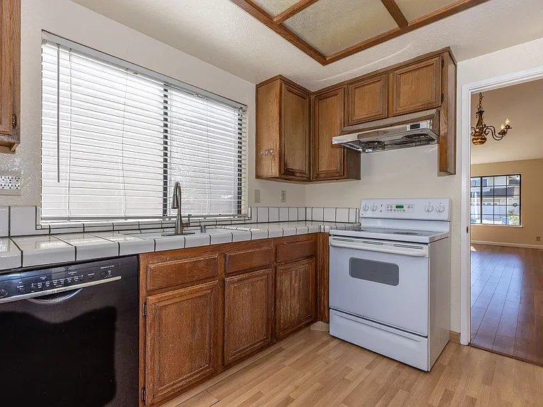 32725 Hilmar St — Photo 10