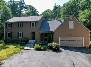 62 Meadowcrest Dr, Bedford, NH 03110