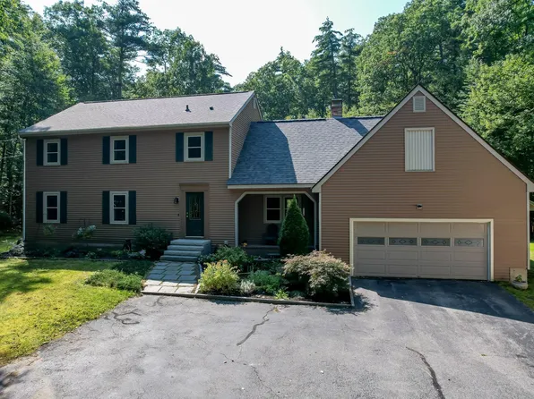 62 Meadowcrest Drive, Bedford, NH 03110