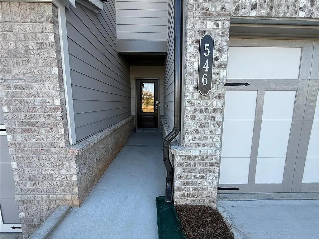3 bed, 2.5 bath, 1825 sqft, $2,475 — Photo 3