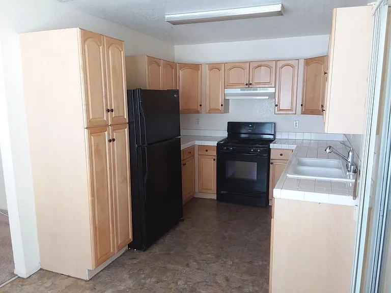 520 N Cambridge St — Photo 7