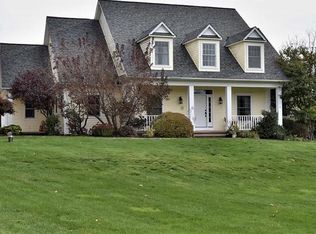 10135 Charlton Ln, Novelty, OH 44072