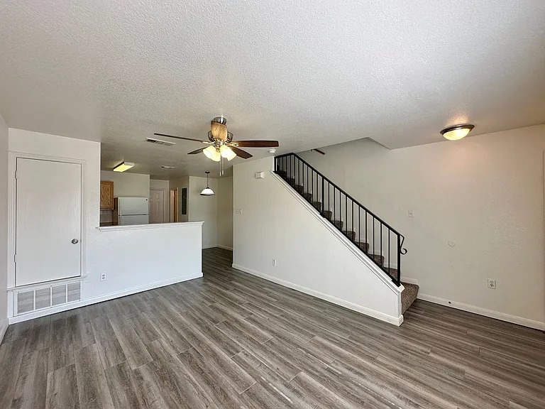 3401 Turner Ave — Photo 5
