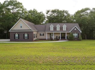 127 Honeysuckle Hills Rd, Ozark, AL 36360