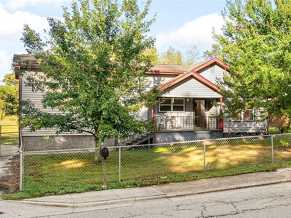 2nd image of 808 S Oak St