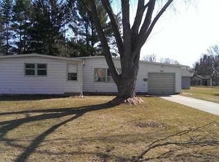 925 Frederick St, Sun Prairie, WI 53590