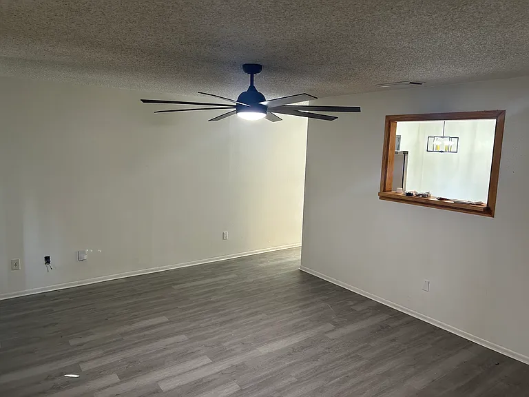 15519 Legend Springs Dr — Photo 3