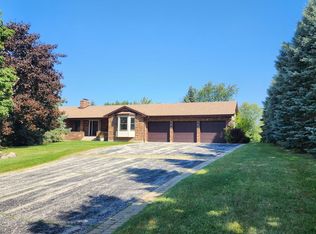 39917 N Mauser Dr, Wadsworth, IL 60083