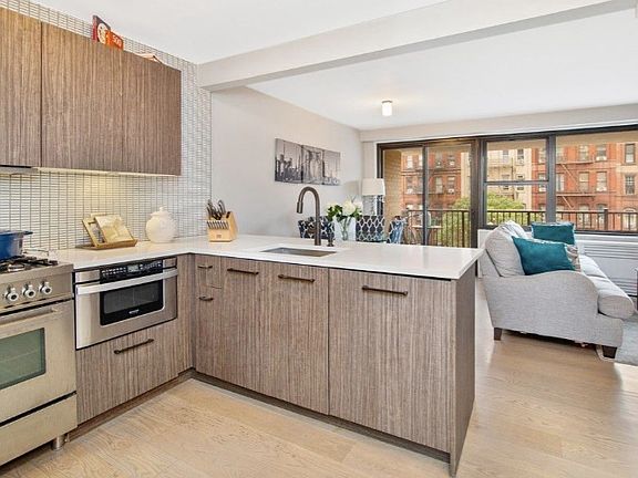 4th image of 175 W 95th St #4DD