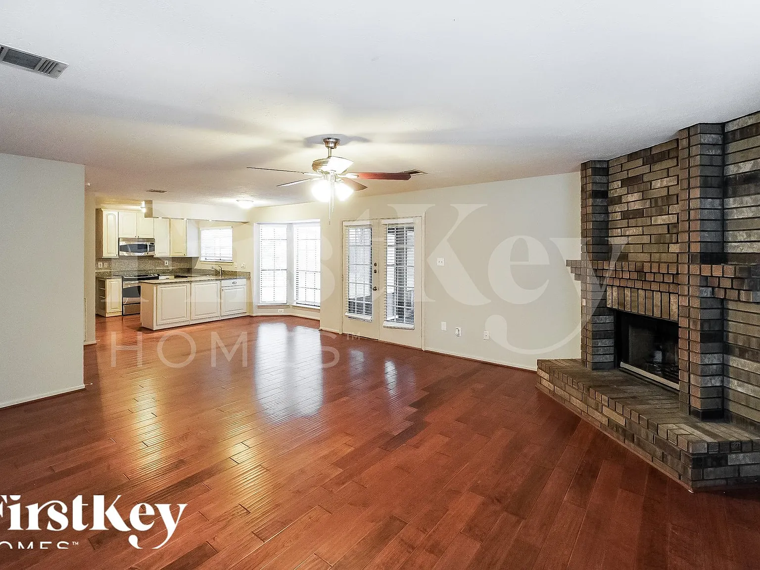4 bed, 2.5 bath, 2528 sqft, $2,710 — Photo 4