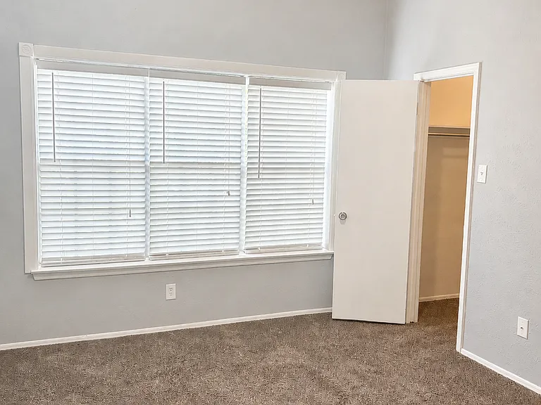 2nd bedroom.