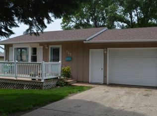 703 S 7th St, Mapleton, IA 51034