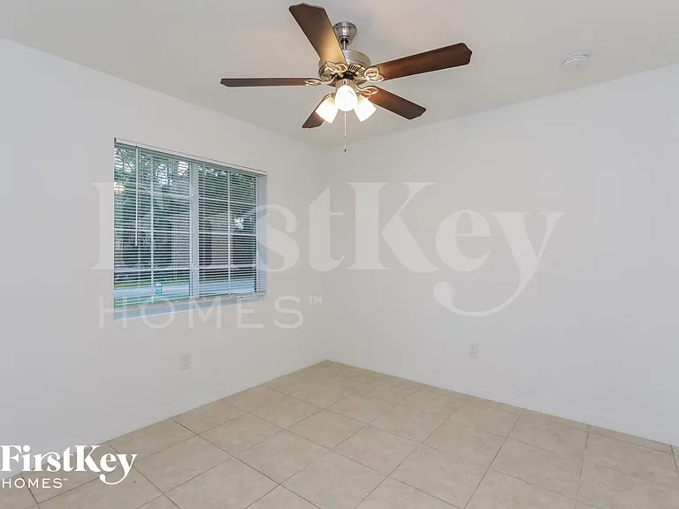 5569 Landry Ave — Photo 10