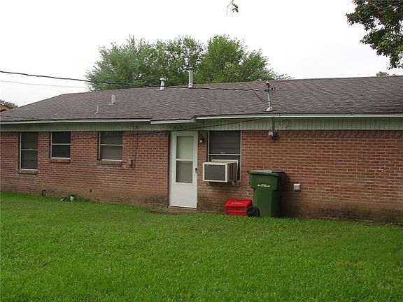 5th image of 519 E Vista Dr