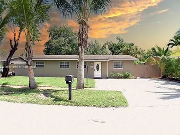 6311 SW 3rd St, Pompano Beach, FL 33068