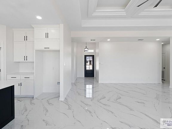 4th image of 112 Marigold Rd