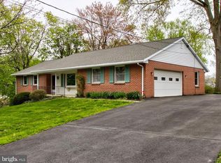 107 Tennyson Dr, Lancaster, PA 17602