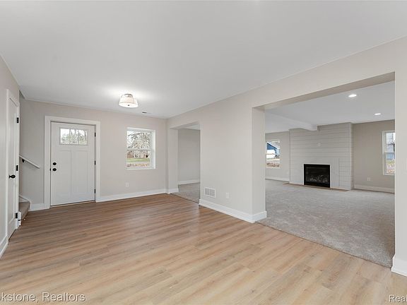 5th image of 7369 Sweetbriar Rd