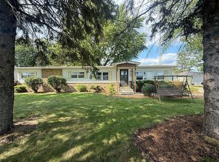 313 E Parker St, Gardner, IL 60424