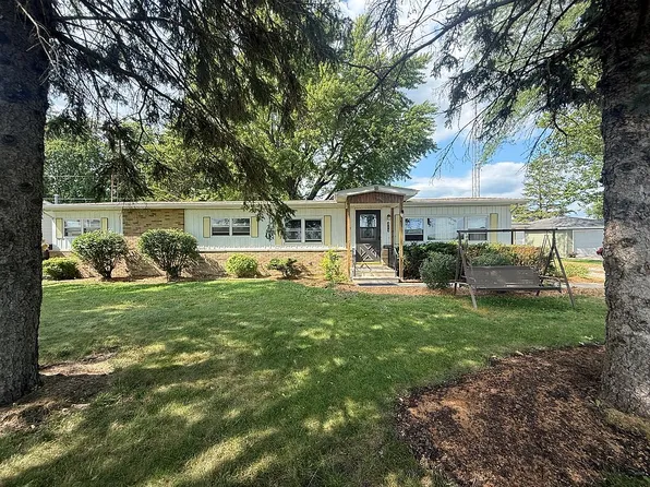 313 E Parker St, Gardner, IL 60424