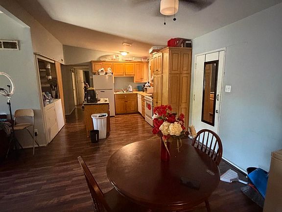 5th image of 5 Westmont Cir