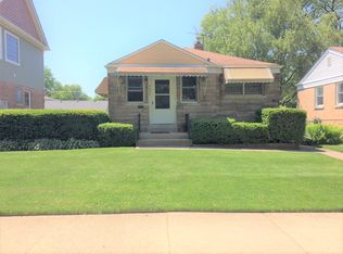 9028 Marmora Ave, Morton Grove, IL 60053
