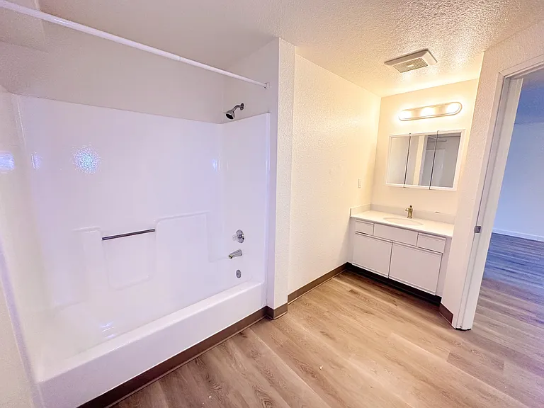 Rivers Landing Apartments — Photo 42