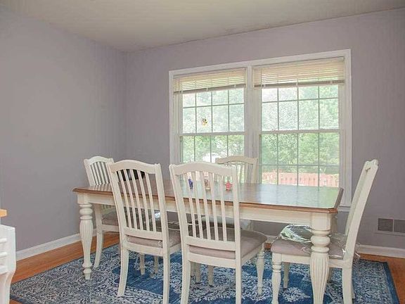 5th image of 440 S Hebron Ave