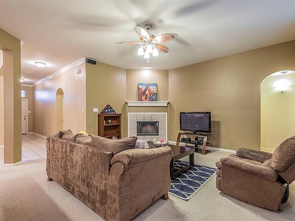 3rd image of 4002 Orchid Ln