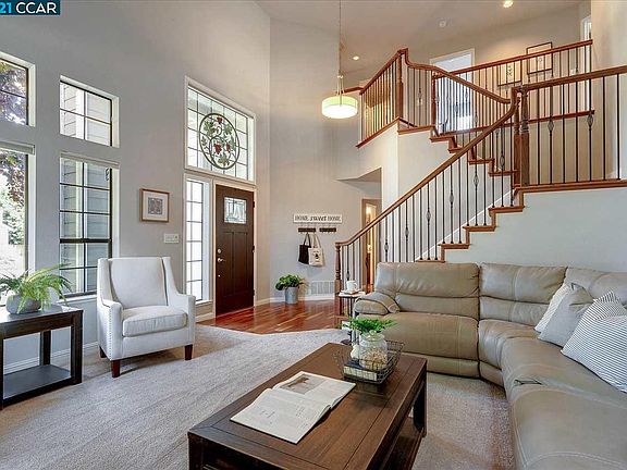 4th image of 4077 Medford Ct