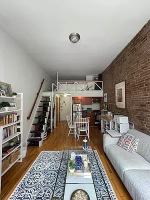 2nd image of 323 W 75th St APT 1e