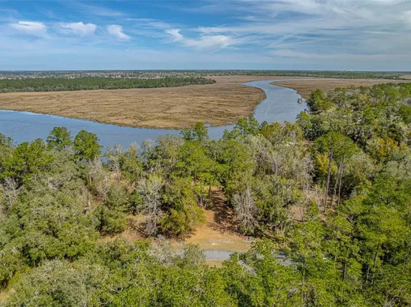 18 Sanderling Trce, Waverly, GA 31565