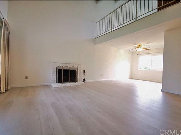 4th image of 2917 S Amador Ave