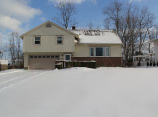 9413 Fairfield Dr, Twinsburg, OH 44087