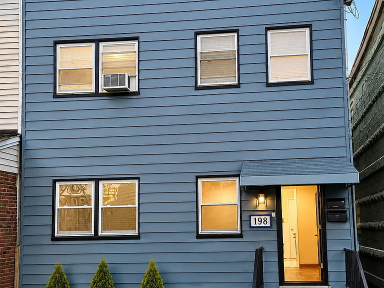 208 Sanford Ave #A — Photo 1