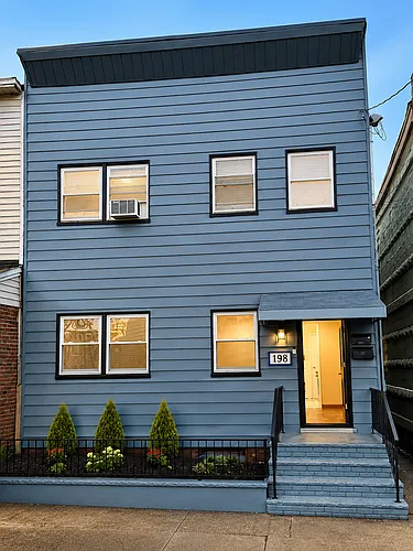 208 Sanford Ave #A Photo 1