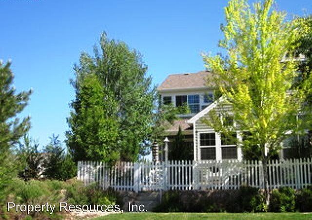 1st image of 925 Snowberry St