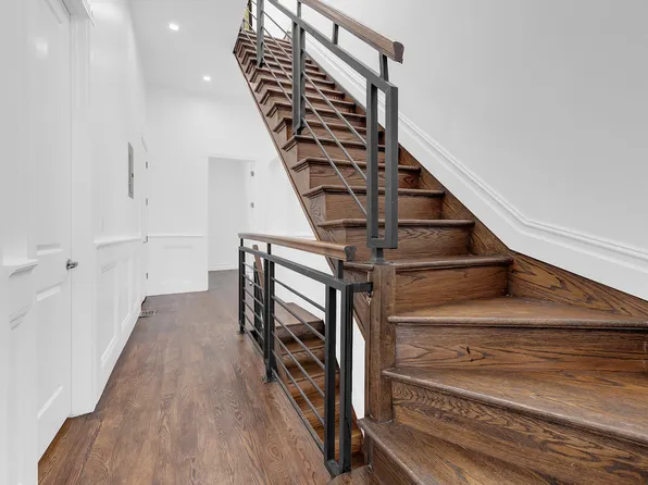 1085 Hancock Street image 35 of 37