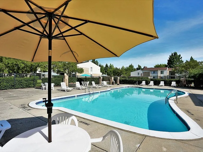 Legacy Place Apartments - Southfield, MI — Photo 18
