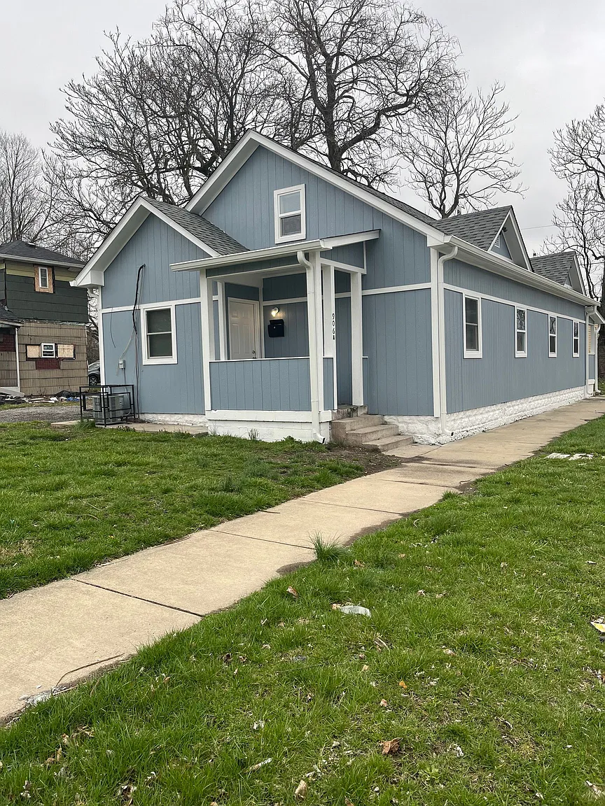 906 W 25th St photo 1
