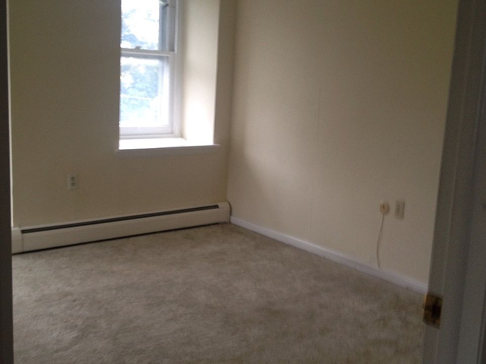 2nd image of 2227 Albright Ave APT 3E