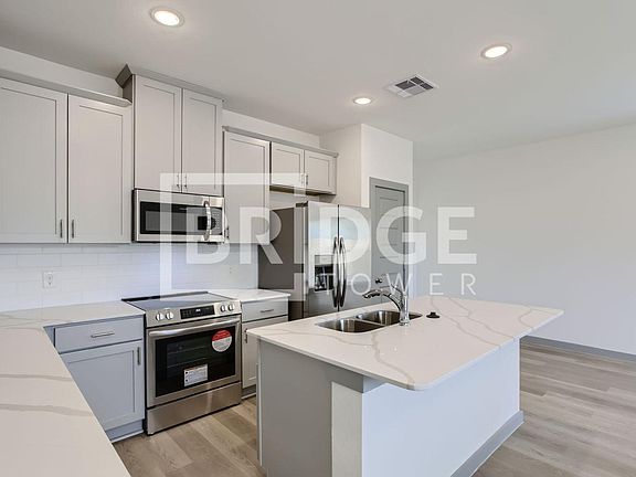 4th image of 33170 Willow Heights Ln