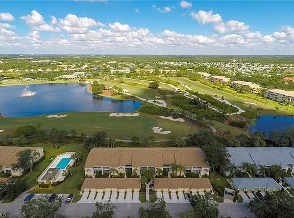 3rd image of 26901 Clarkston Dr #207