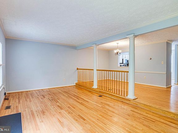 5th image of 411 Park Cove Dr