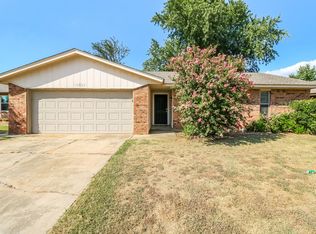 10327 Fairfax Ln, Yukon, OK 73099