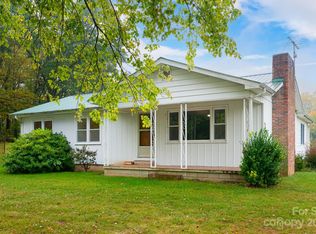21 Marys Ln, Candler, NC 28715